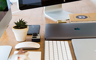 爱游戏下载_ 2025年电竞市场的技术变革展望，游戏电竞产业发展策略