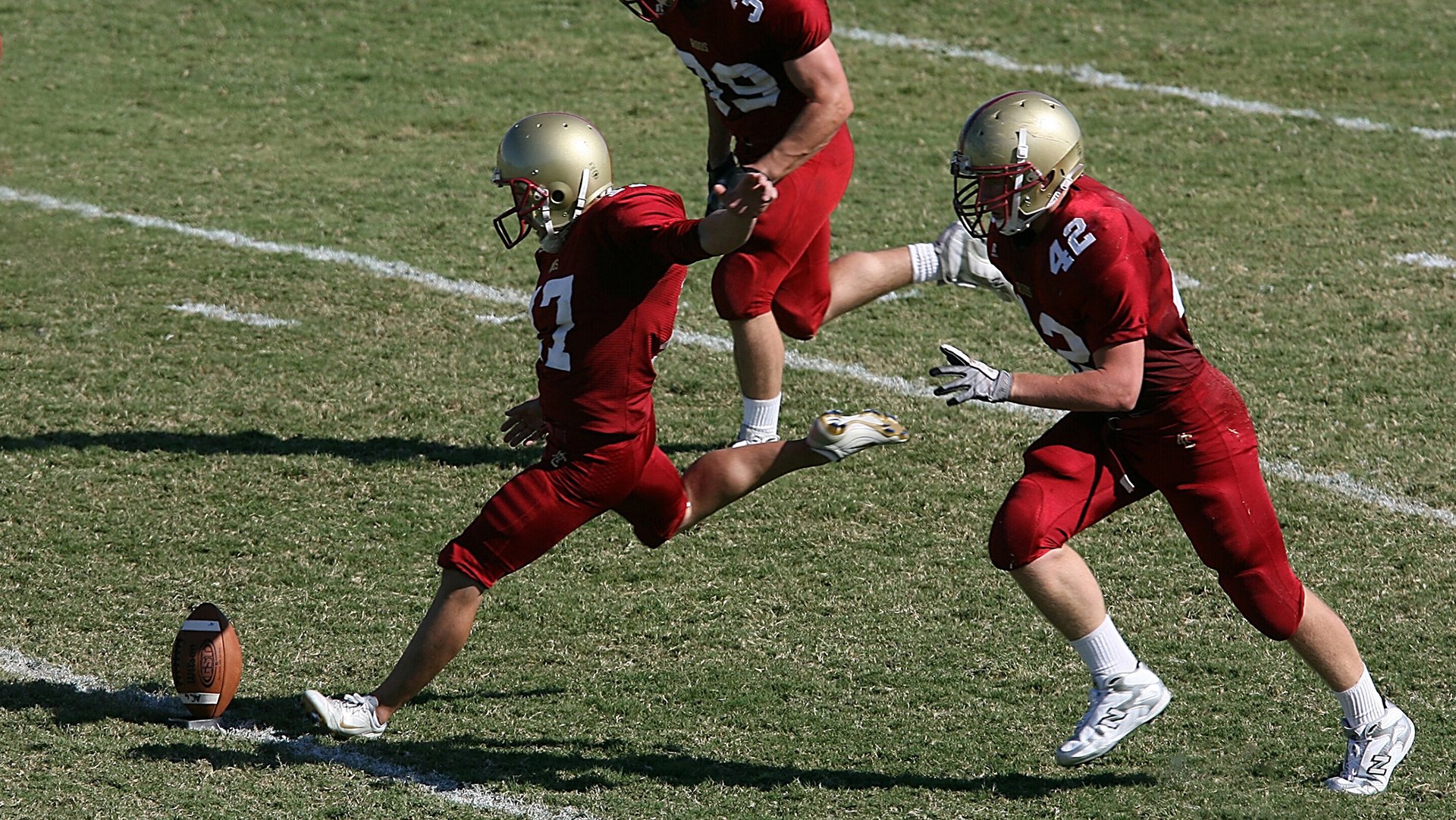 故乡之战备受瞩目,球员斗志高昂,故乡之恋